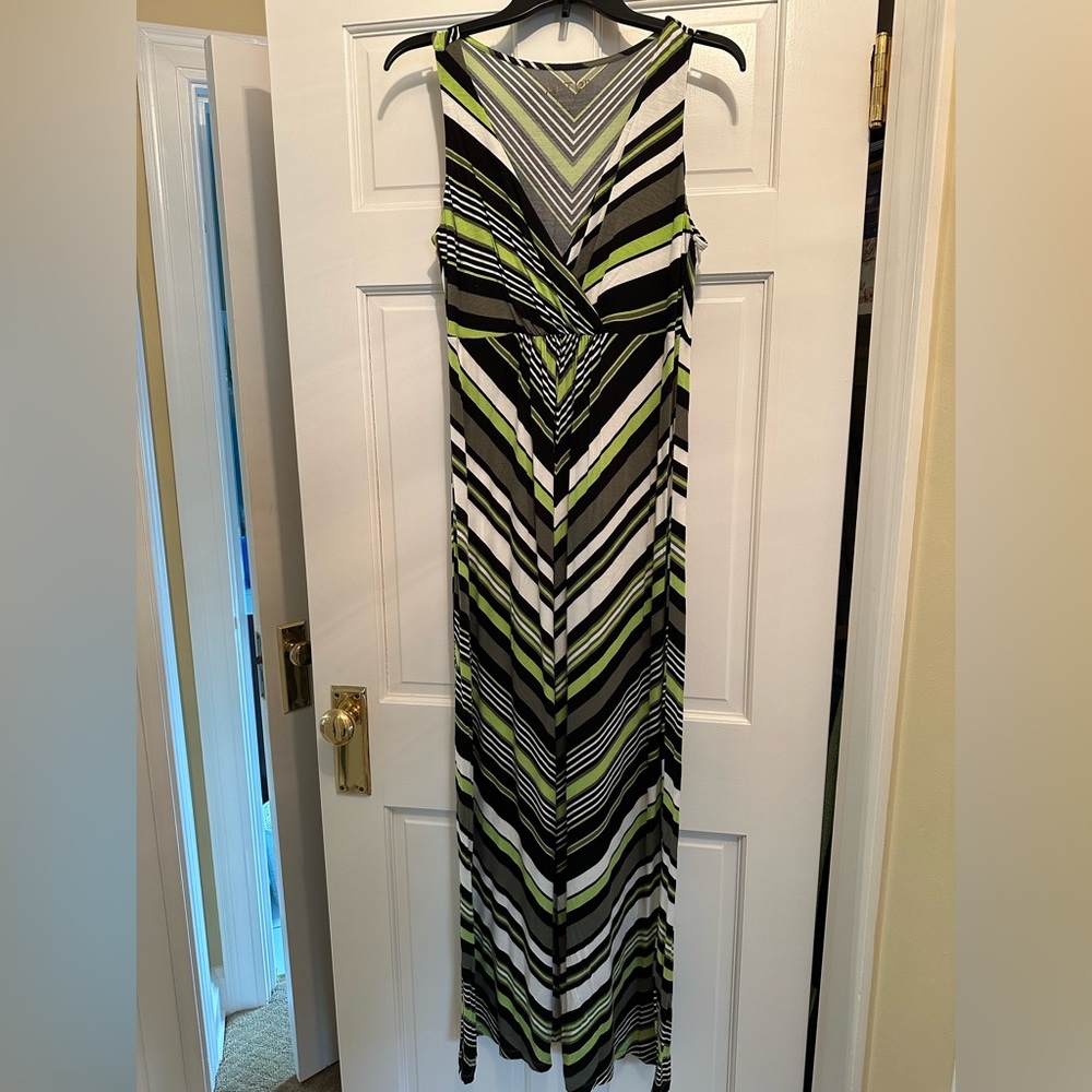 Apt 9 green/black/white stripe maxi dress. Size M